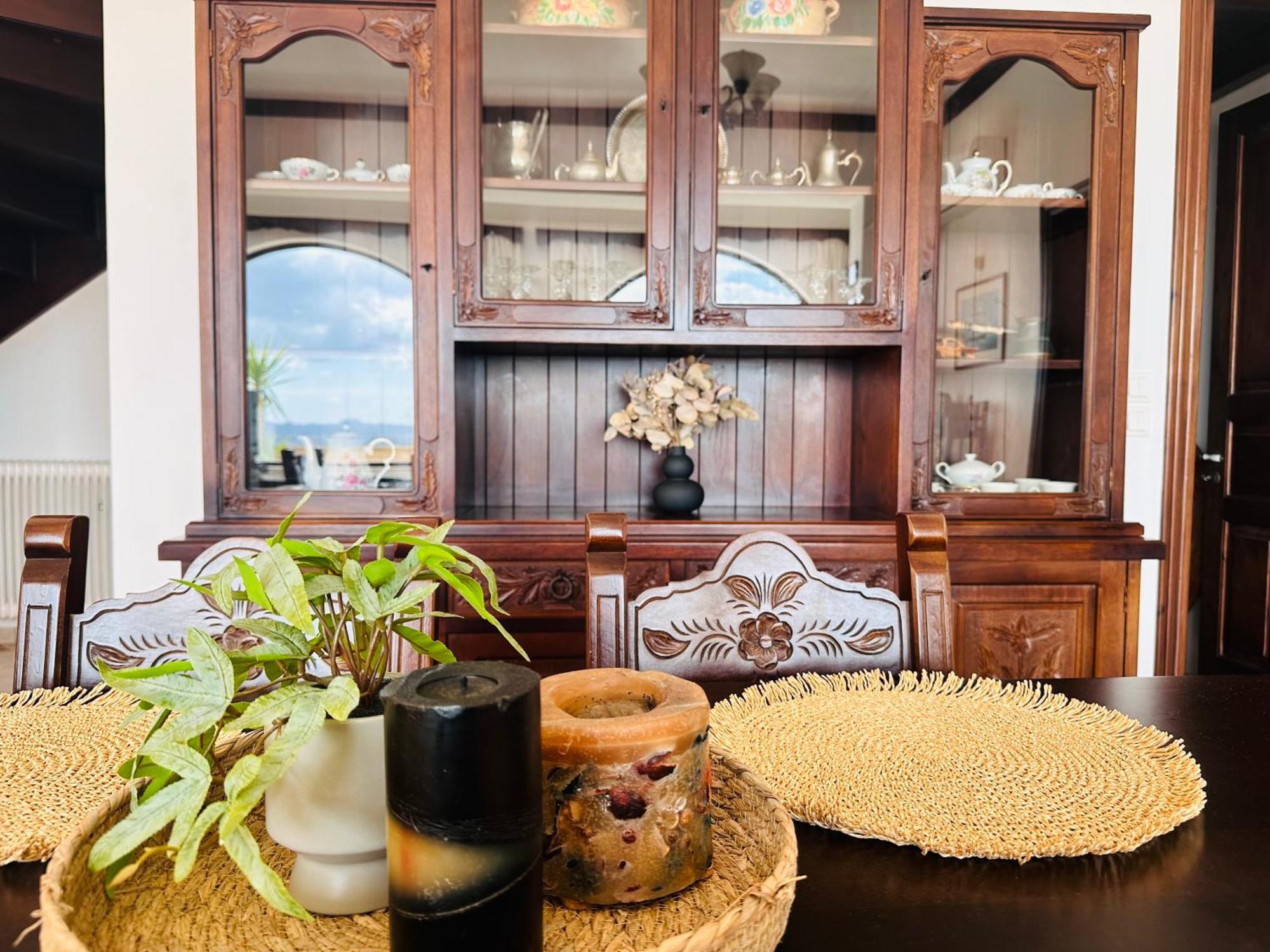 Villa Lugrezia Sea View *