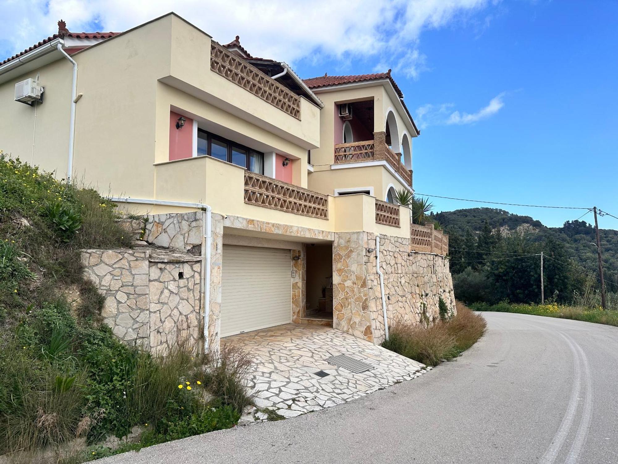 Lugrezia Sea View * Meson Yerakarion