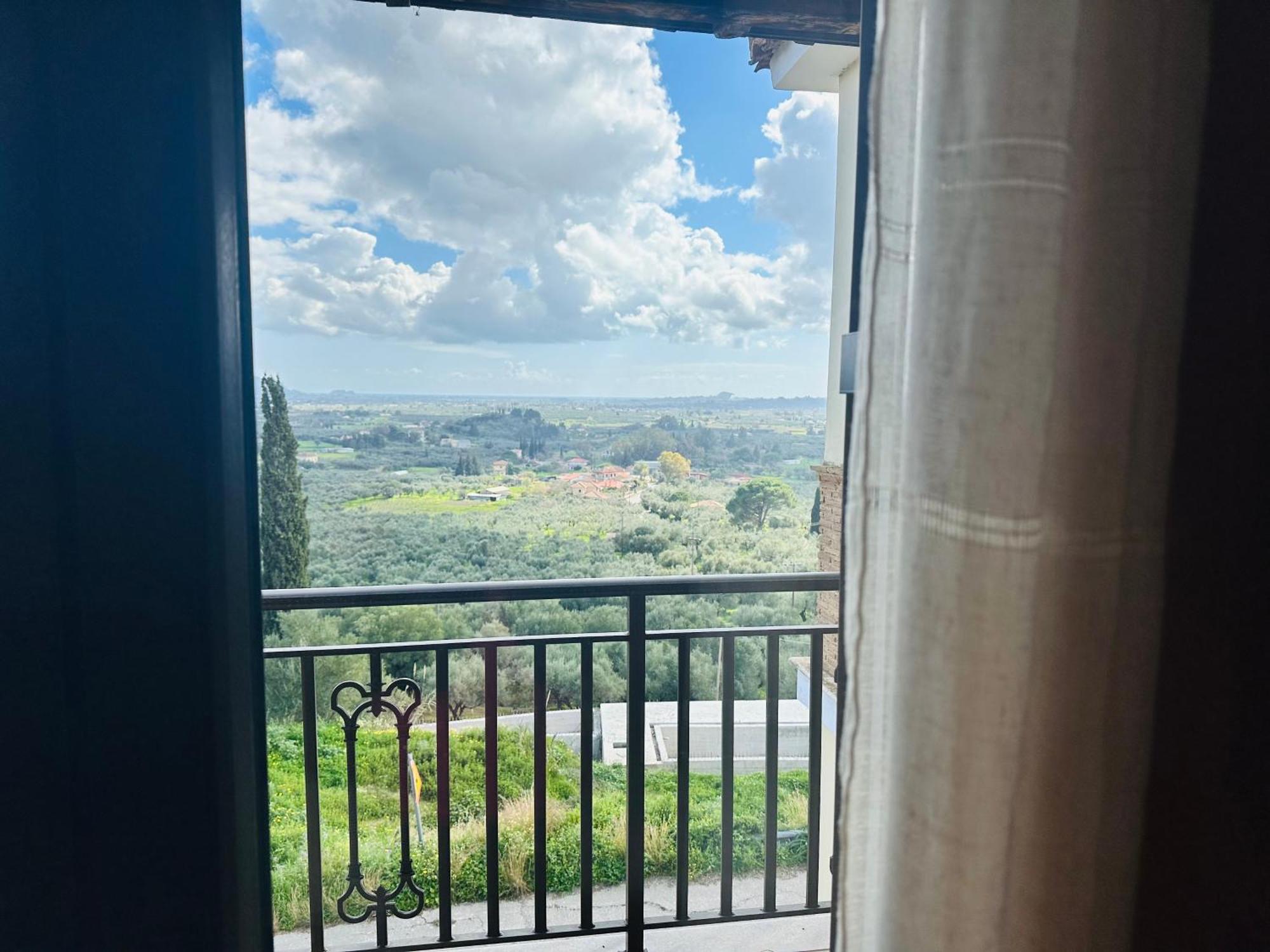 Lugrezia Sea View * Meson Yerakarion